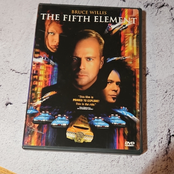 ๐3/$25๐ The Fifth Element DVD - Picture 1 of 5